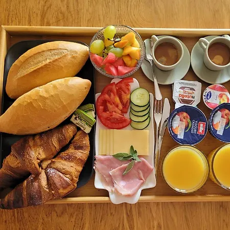 Mavi فندق مبيت وإفطار